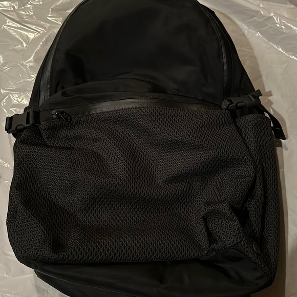 Men’s lululemon backpack